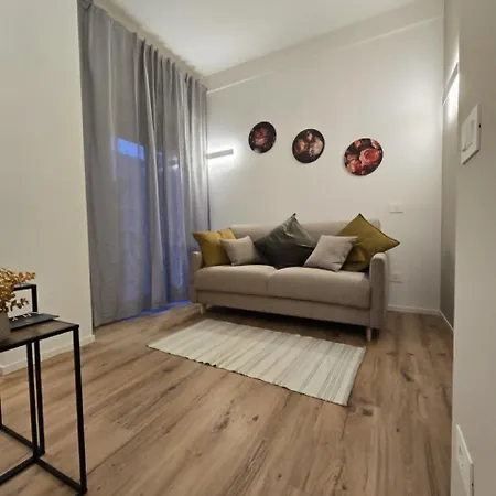 Arena 40 Romeo Apartment